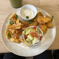 Nugetky s hranolkami  at Mamafood in Prague