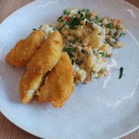 Schnitzel mit Kartofelnsalat at Mamafood in Prague