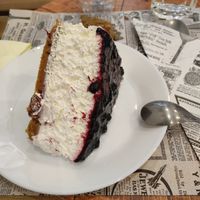 Cheescake con mermelada de arándanos (4€) at Veggie Sue's in Salamanca