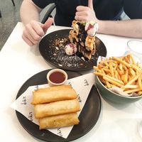 Yum at Dicki's in Ascot