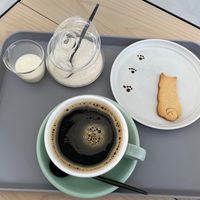 A drink and cookie set at Cafe Planet in Kyoto