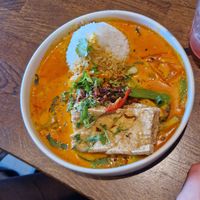 Red curry with tofu at Mon in Berlin