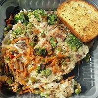 MEATLESS Herder's Pie - NO Alfredo sauce, NO Cheddar cheese - red-skinned mashed potatoes, broccoli, onions, tomatoes, carrot shreds, peas, Cremini mushrooms, and green peppers at The Eatery in Lincoln