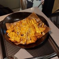 Cheezy fries bowl (am zufriedenstellensten) at Vegan Pirates by CloudEatery in Frankfurt