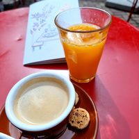 Coffee and fresh juice at De Brandweerkantine in Maastricht