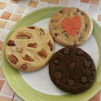 Maple pecan, choc chip strawberry, choc chip mint at The Cookie Jar in Chiang Mai