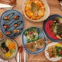 4 mains, 2 sides at Am I Addicted in Central Singapore