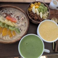 Tart bowl, yoghurt bowl, matcha latte and sweet pumpkin latte. Vegan was all written in Korean at Vegan Mama in Seoul