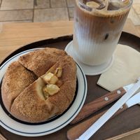 Sweet potato bagel and hazelnut soy latte at Vegan Mama in Seoul