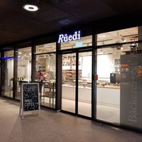Exterior in underpass at Bäckerei Rüedi in Winterthur