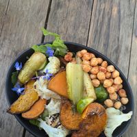 Roasted vegetables and hummus bowl at Espíritu Sano in Mexico City