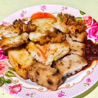 Pumpkin cake, yam cake, veggie fritter at He Hua Vegetarian 荷花素食 in Central Singapore