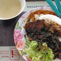  at He Hua Vegetarian 荷花素食 in Central Singapore