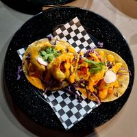 Tacos de langostinos vegano. Muy equilibrados los sabores, muy rico. at Taquería La Lupe Alameda in Sevilla