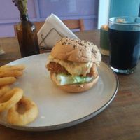 Combo do Zeca Tofu acompanhado de cebolas at Refúgio Veg in Rio De Janeiro