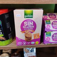 Vegan cookies at Yaya Shop in La Marsa