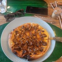 BBQ Pizza at Shlomo in Grand Baie
