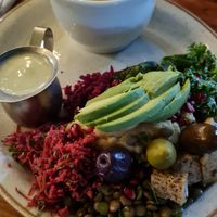Bowl Marroquí y sopa del día (zapallo, zanahoria y jengibre) at El Huerto in Santiago