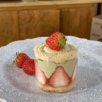 Strawberry pistachios   at Grovy in Seoul