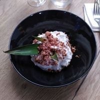 Ananas rôti, mousse de coco at La Brasserie Bleue in Vannes