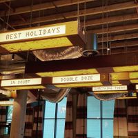 Deco at Wolf Sharing Food Market in Brussels
