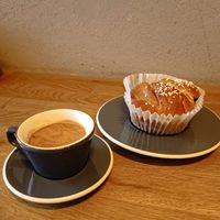 Espresso and cinnamons for 7 euro at Qoffee in Malmo