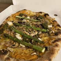 Pizza Macro = super   at Pizza Rush - Maybe closed in Lisbon