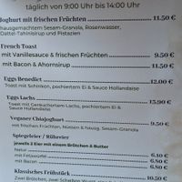 Frühstück. Es gibt veganen Chiajoghurt. at  EssEnz in Muehlacker