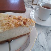 White chocolate cheesecake at Café Rotkehlchen - Merowingerstraße in Cologne