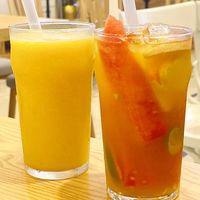 Mango smoothie and fruit tea  at Veggie House 一芳 - Tai Seng in Central Singapore