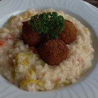 Risoto de alho poró com almôndegas de grão de bico at Don Macedo in Campos Do Jordao