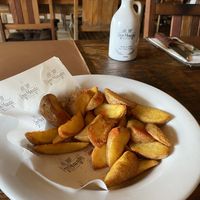 Potato wedges (without sauce)   at Don Macedo in Campos Do Jordao