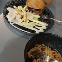 Hamburguesa de falafel at La Peke in Granada