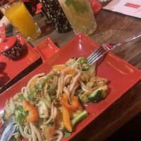 Tofu, Udon Xao. Background: NamPan Tra Da at NamPan in Berlin