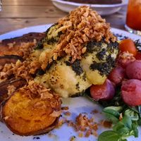 Cauliflower sweet potato dish 🌱👍 at Cały Gaweł Cantine Bar Cafe in Sopot