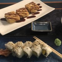 Gebackener Tofu und Sushi mit Avocado  at Madame Xiao in Eugendorf