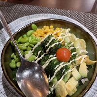 Poke bowl  at Sukiyaki in Valencia