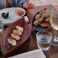 Gyoza und Patatas con Mojos at Mirlo La Caleta in Tenerife