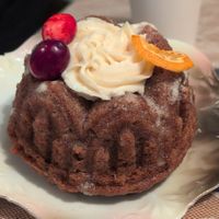 Cinnamon bunt cake at Glitter Thicket in Nyack