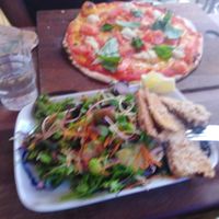 very blurry summer salad with crispy tofu, and "fresh as" pizza (there was more tofu, but I offered some my friends before taking the pic!) at Luke's Kitchen in Kuaotunu