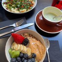 Quinoa bowl (replacing halloumi with avocado to make it vegan) + Açai bowl at Cult Café in Valencia