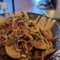 Wok con verduriñas e setas ao curry at A Corre Vexeta in Santiago De Compostela