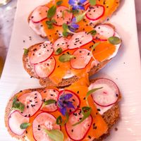 Faux saumon et bourrache   at Elemiah in Fontainebleau