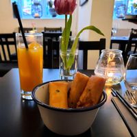 Veggie spring rolls and mango juice at The Ricemarket in Copenhagen
