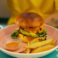 Hamburguesa vegana at Mareando la Huerta in Alicante