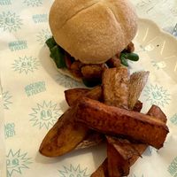 Tikka masala burger, with gluten-free bun at Mareando la Huerta in Alicante