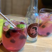 Viele Cocktails sind vegan und auch deutlich gekennzeichnet. Gleiches gilt für Allergene.  at Hans im Glück in Hannover