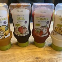 Alle Saucen sind vegan und wirklich lecker.  at Hans im Glück in Hannover