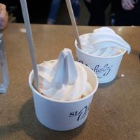 Vegan soft serve melted very quickly... #Veganuary at St. Oberholz in Berlin