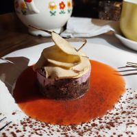 Cheesecake raw cioccolato e lampone su coulis di pompelmo...spettacolare! at Arbusto in Faenza